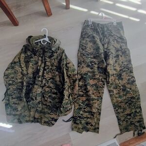 USMC Marine Digital Camo Rain Suit Jacket Pants Medium Military USA Gear Set